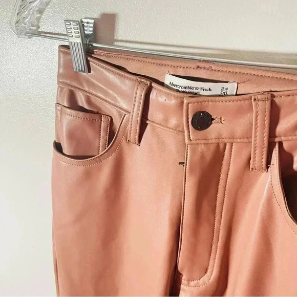 NEW Abercrombie & Fitch 90s Straight Ultra High Rise Jeans Faux Leather Tall - Picture 5 of 8